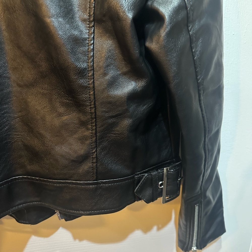 Love Tree NWT Faux Black Leather Zip - Up Jacket W/Pockets Size Medium - Picture 10 of 10